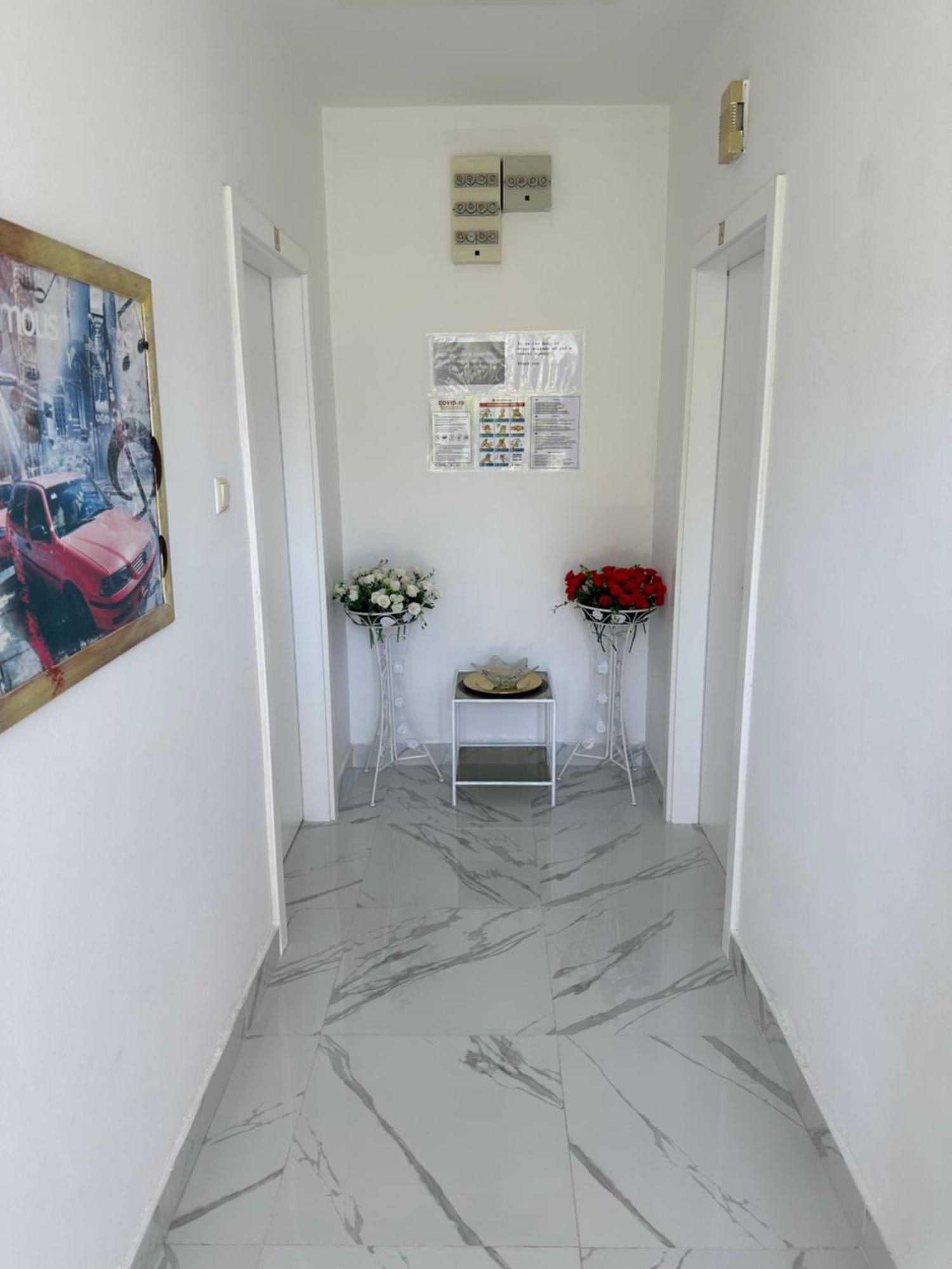 Apartmani Aron Novalja Exterior foto